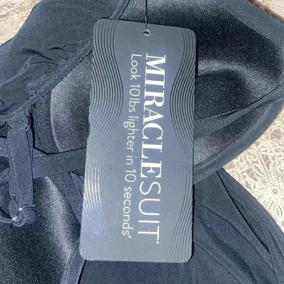 Miraclesuit Marina Tankini Top - Picture 6 of 8